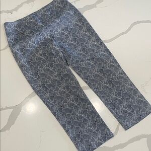 Peck & Peck size 6 capri stretch pants blue n white